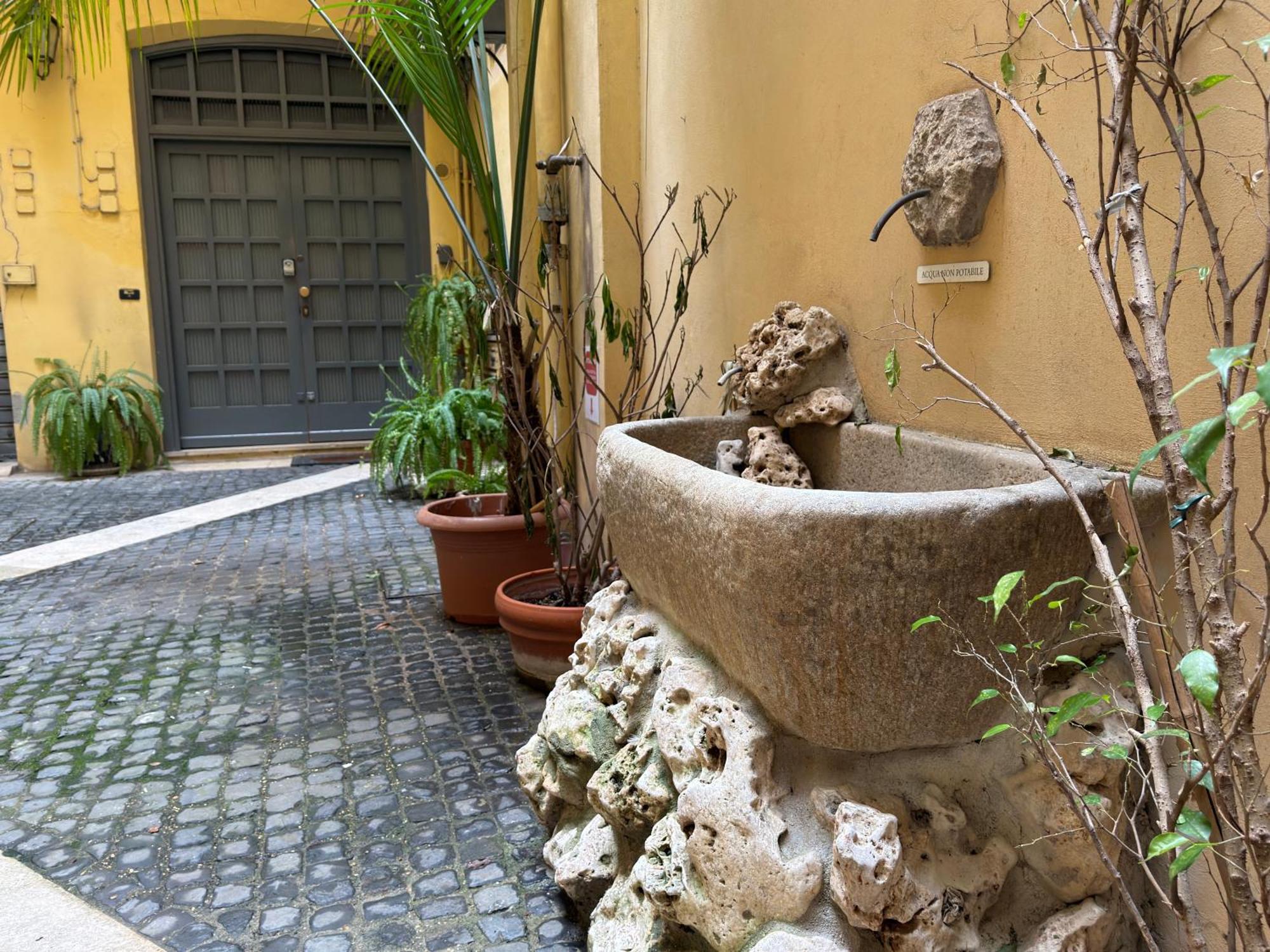 Via Dei Cestari Loft, Rome